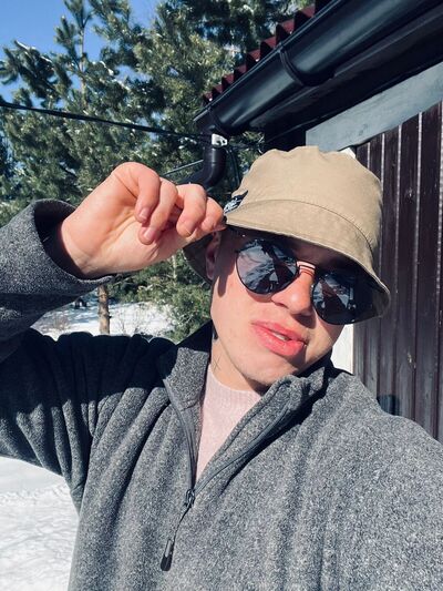  ,   Giovanni, 25 ,   ,   