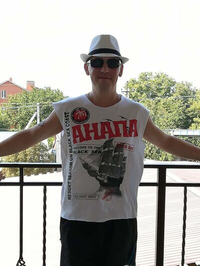  ,   Andrej, 43 ,   ,   , c 