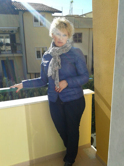  ,   Scarllet, 61 ,     , c 