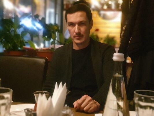  ,   Aki, 39 ,  