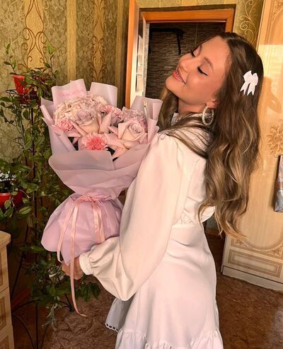  ,   Veronica, 23 ,   ,   