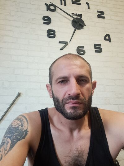  ,   Arman, 37 ,   ,   , c , 