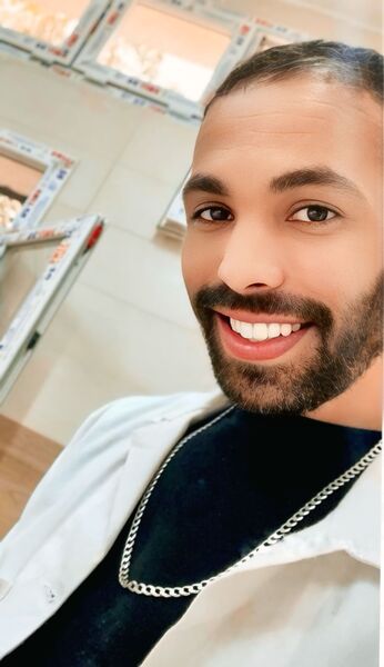  Frankfurt am Main,   Houssem, 32 ,   ,   