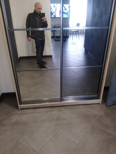  ,   Sergej, 44 ,   c 