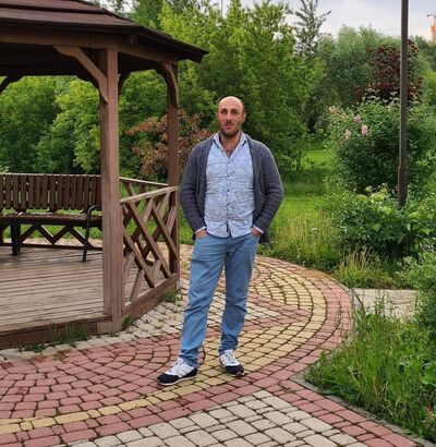  ,   Hayk, 37 ,   ,   