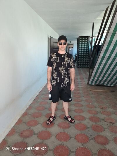  ,   Azat, 32 ,   ,   