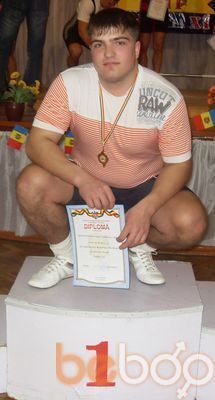  ,   Valik, 32 ,  