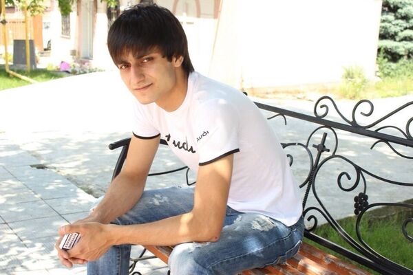  ,   Suren, 37 ,   