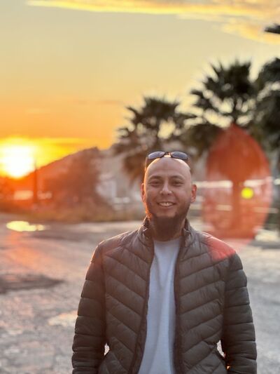  ,   Hamza, 32 ,   ,   , c , 