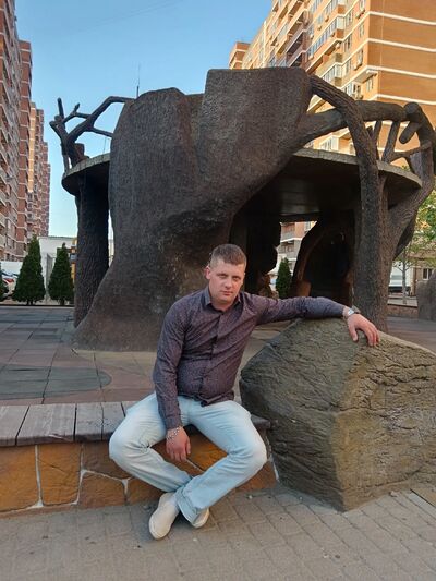  ,   Yury, 33 ,   ,   