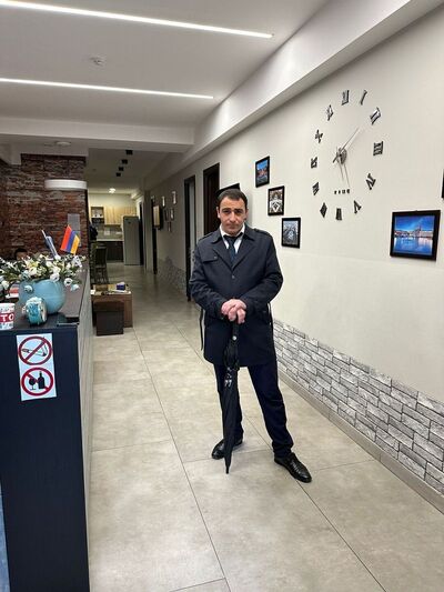 ,   Vardan, 32 ,   ,   