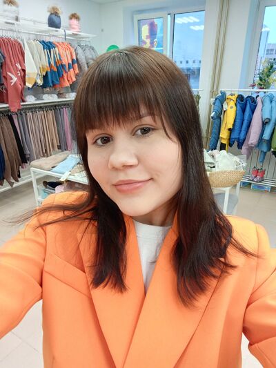  ,   Valeria, 21 ,   ,   