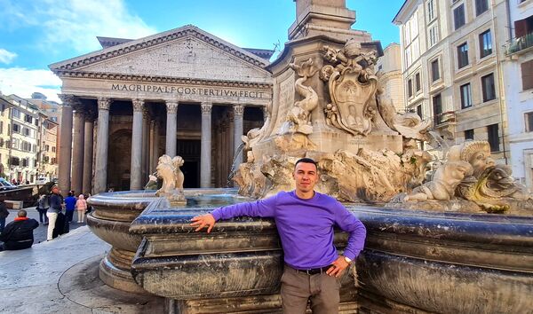  ,   Rostyslav, 35 ,   ,   