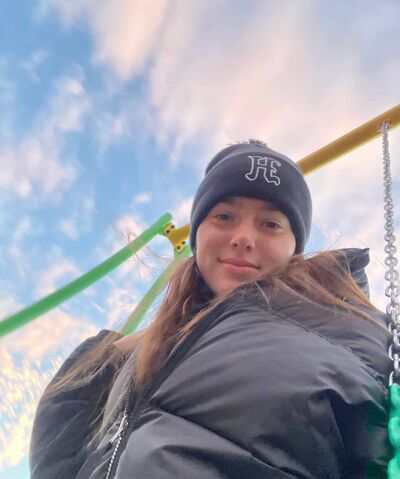  ,   Linda, 32 ,   c , 