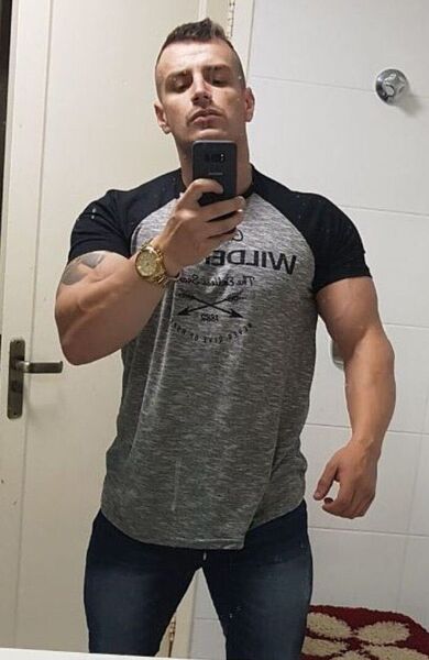  ,   Andrej, 44 ,     , c 