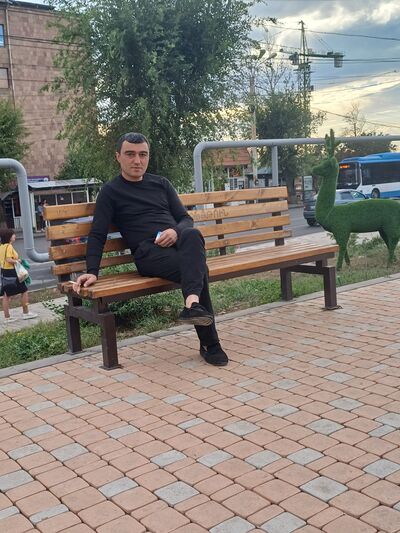  ,   Arman, 39 ,   ,   