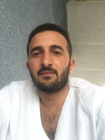  ,   Gogi, 33 ,   ,   