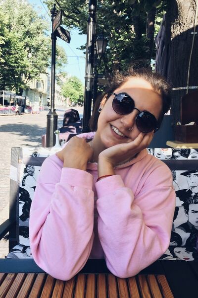  ,   Julia, 28 ,   ,   , c 