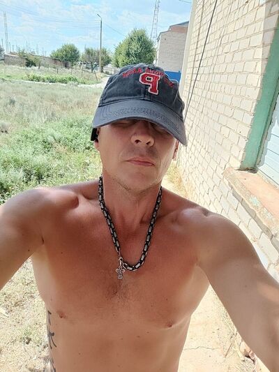  ,   Alex, 44 ,   ,   