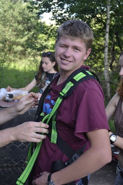  ,   Marik, 33 ,   