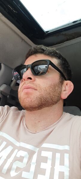 ,   Guram, 32 ,   ,   , c , 