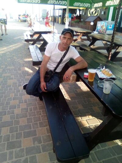  ,   Arik, 47 ,  