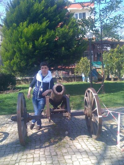  ,   Isam, 32 ,   