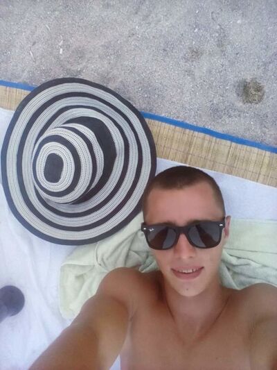  ,   Alex, 25 ,   ,   , c , 