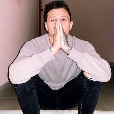  ,   Alex, 24 ,   ,   , c , 