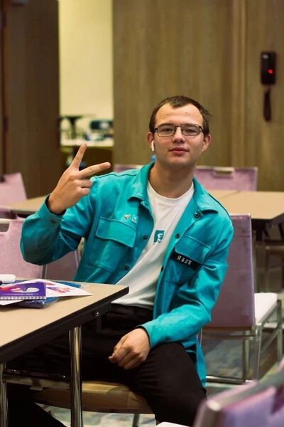  ,   Oleg, 19 ,   