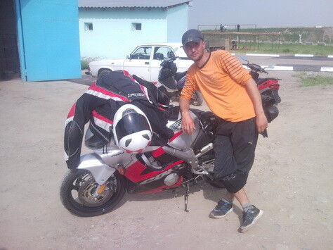  7143276  Alejandro, 44 ,    