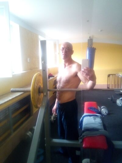  ,   Nik, 42 ,   