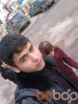  ,   Maksim, 32 ,   