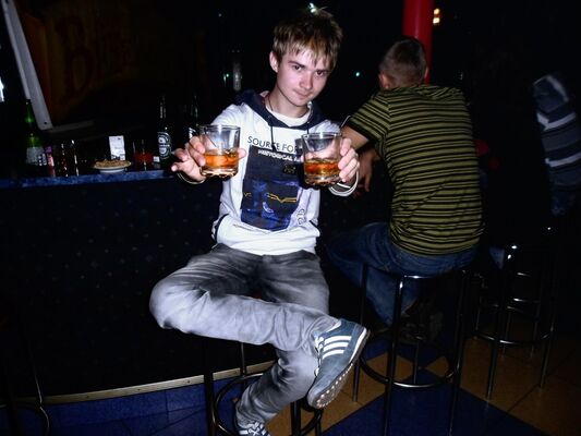  ,   Den, 32 ,   , 