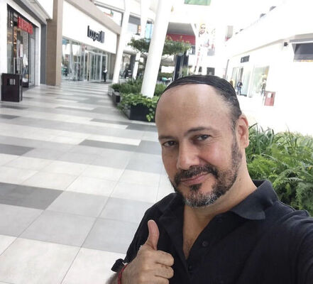  ,   Kent, 56 ,   ,   