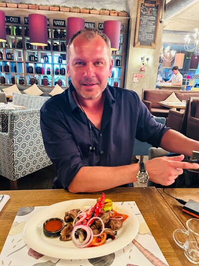  ,   Karlos, 42 ,   ,   