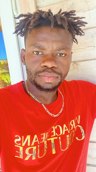  ,   Glody, 32 ,   ,   
