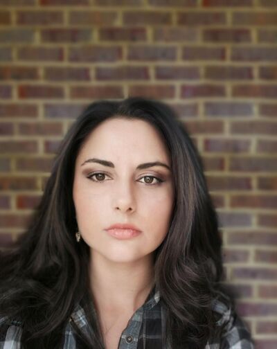  ,   Lilia, 42 ,   ,   