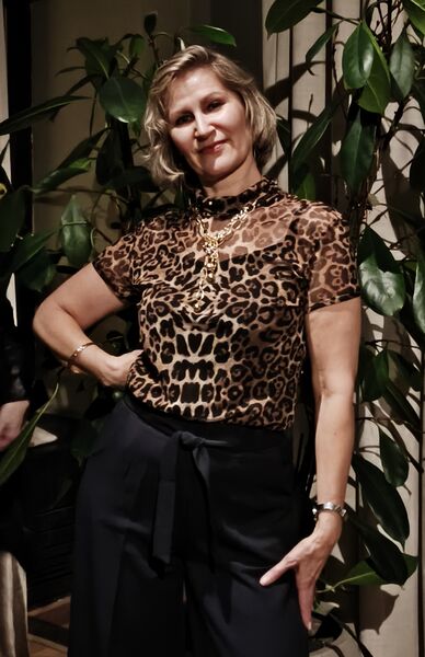  ,   Olga, 54 ,     , c 