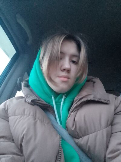  ,   Lisa, 20 ,   