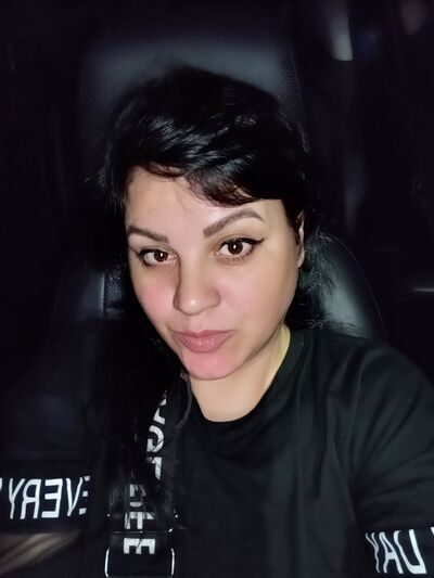  ,   Milena, 32 ,  