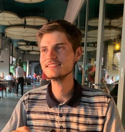  Praha,   Larry, 30 ,   ,   , c 