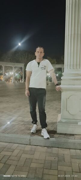  ,   Nik, 38 ,   ,   