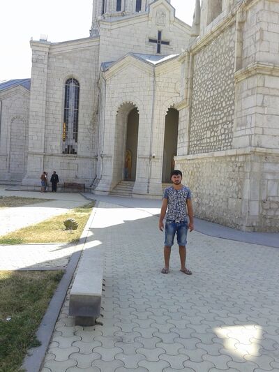  ,   ARSEN  yan, 34 ,  