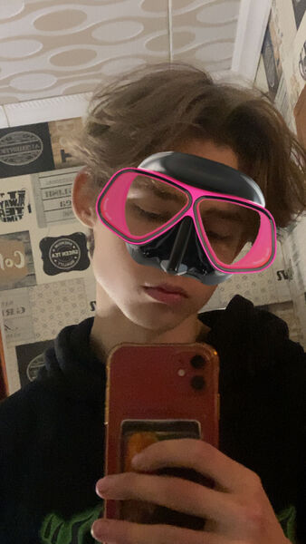  ,   Valentin, 19 ,   ,   