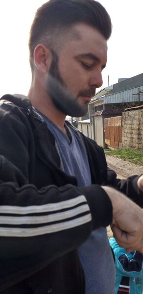  ,   Gulom, 35 ,  