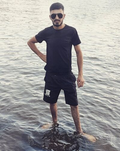  ,   Arman, 25 ,   ,   