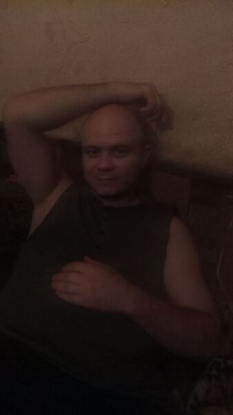  ,   Valentin, 38 ,   ,   