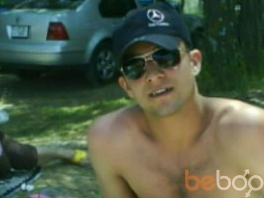  ,   Artur, 36 ,  