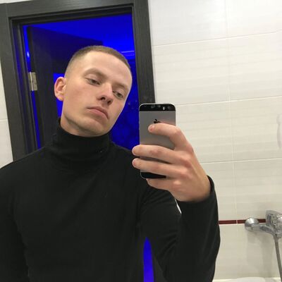  ,   Maxim, 27 ,   ,   , c , 